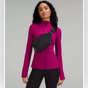 Lululemon Everywhere Belt Bag Black